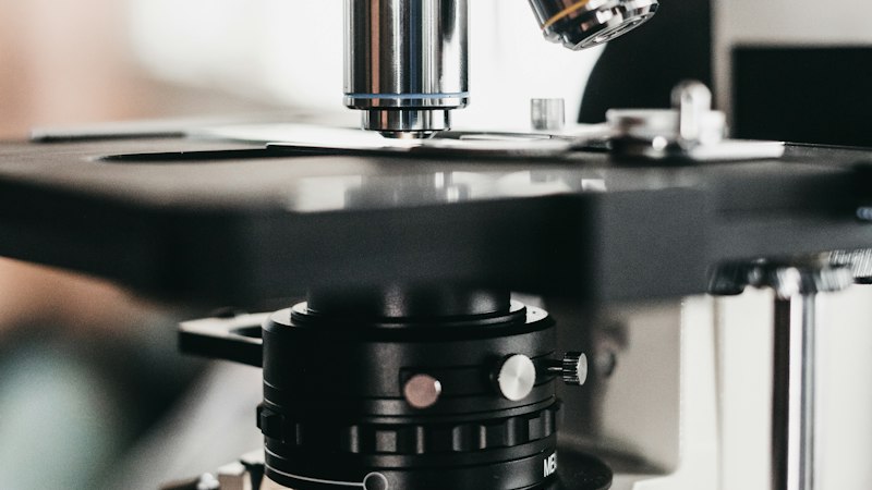 Objectif de microscope en gros plan